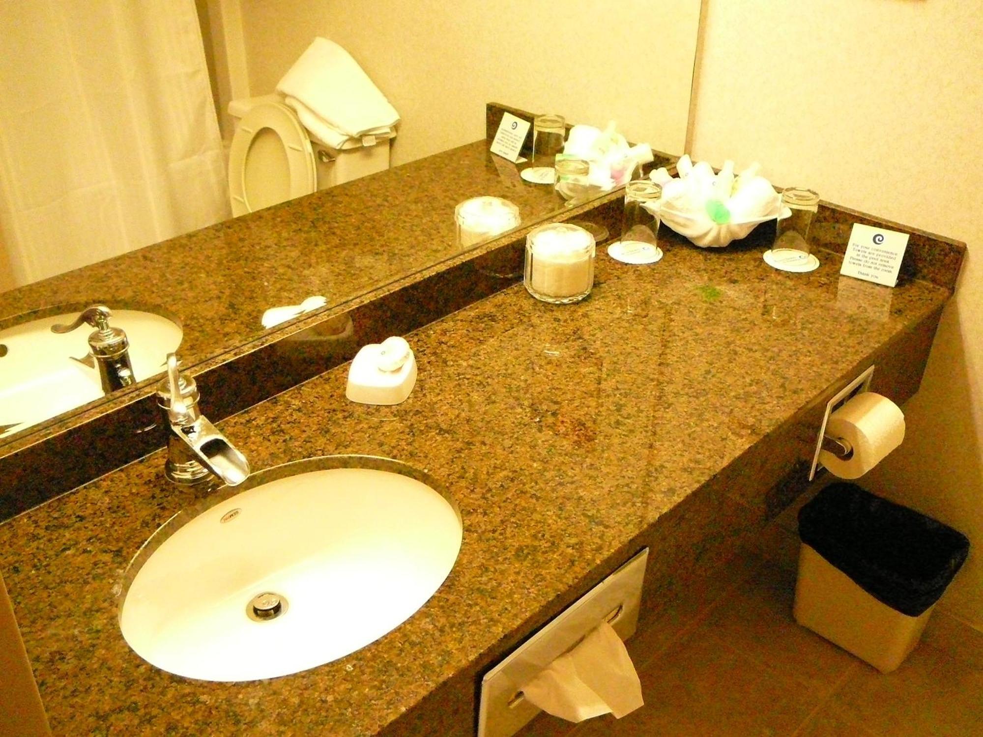 Coast Abbotsford Hotel & Suites Luaran gambar
