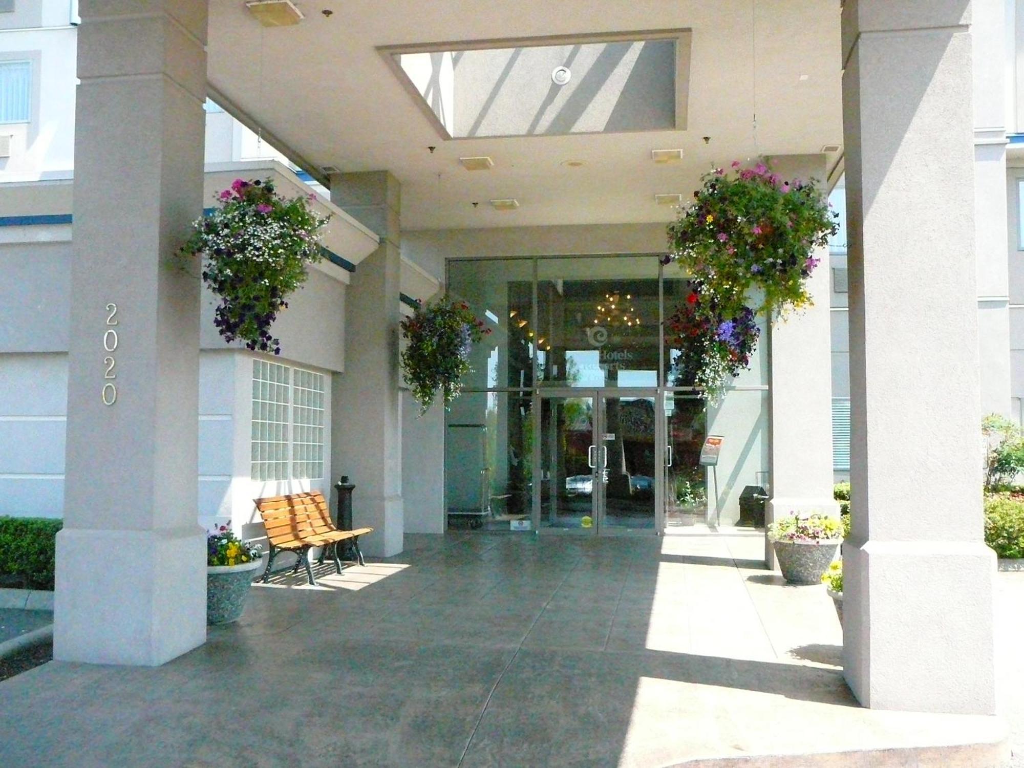 Coast Abbotsford Hotel & Suites Luaran gambar